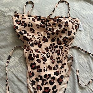 One piece swim suit